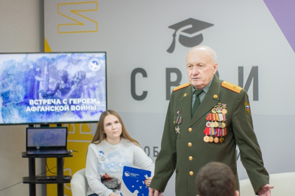 «Мы помним о подвигах Героев разных боевых действий»: Волонтёры Победы провели памятные мероприятия по всей России